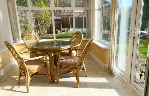 Spacious Five-Bedroom House Close to York Centre - Orchid House - Foto 10