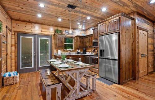 King Suite! Hot Tub, Arcade Games, L2 EV, Fire Pit, Kids Playset, Ping Pong, Dog Friendly - Foto 51