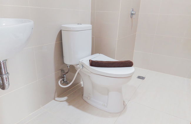 Good Choice And Comfy Studio Apartment B Residence - Photo 11