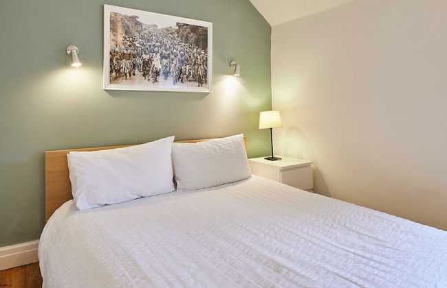 Host Stay Trefor Cottage - Photo 11