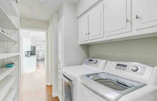 5 STAR House - Chic Mid-Century Modern Luxury Home - Foto 40