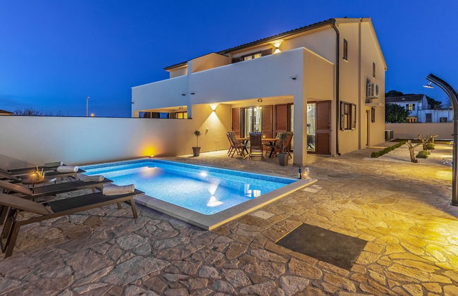 Family Villa With Pool, Wellness - Foto 35