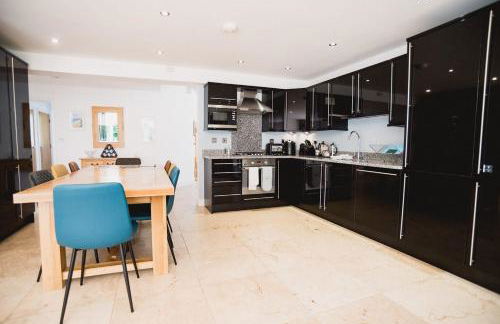 Trewhiddle Retreat V10 by Together Travel - Luxury 4-Bedroom Villa - Foto 15