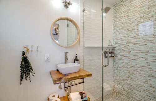 Seaside Home with Hot Tub and Patio Close to Beaches! - Foto 14