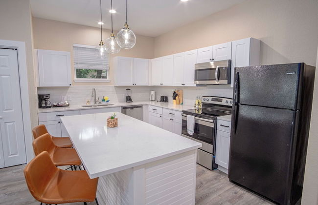 Beautiful Fenced 3BR 2BA Near Exciting Downtown - Foto 10