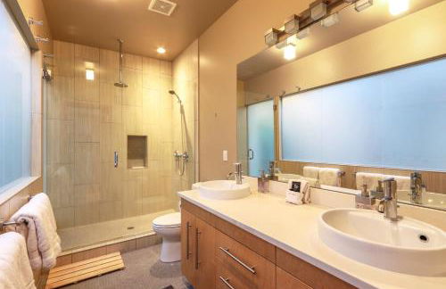 Four - River View Hot tub Luxurious Downtown Loft - Foto 20