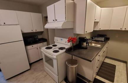 Cozy Cottages across from the Food Trucks of Aloha mall - Foto 8