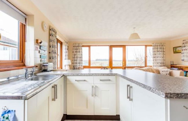 Host Stay Breezy Bungalow - Foto 4