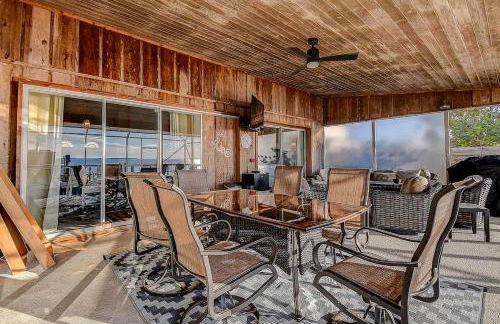 Family Waterfront 4BR Home Heated Pool Private Pier - Photo 12