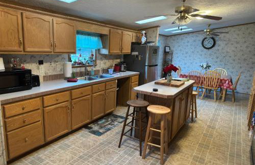 15 miles to Windham Mountain ! King Bed, Game Room, OutDoor Patio - Foto 10