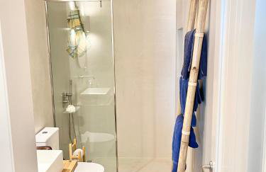 Architect designed house with pool and private beach - Photo 13