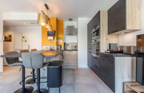 LB Vacation Rentals I Cannes Center, Renovated Apartment with Balcony, Ideal for Holidays or Congress! - Photo 14