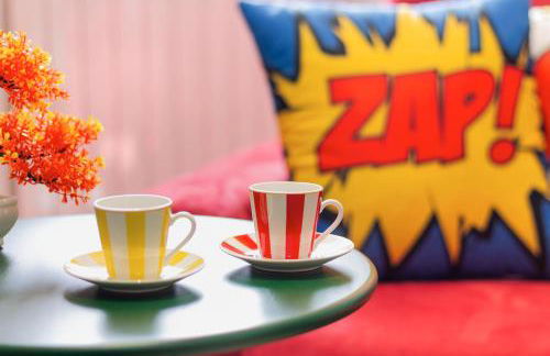 Black & White or Pop Art - Design Apartments with Parking & WiFi - Photo 44