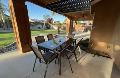 Cadbury 4BR Outdoor Kitchen Sleeps 8 Peaceful - Photo 22