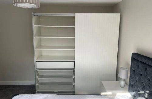 Modern 2BR Flat in Sale - Peaceful Stay in M33 - Great Transport Links - Photo 21