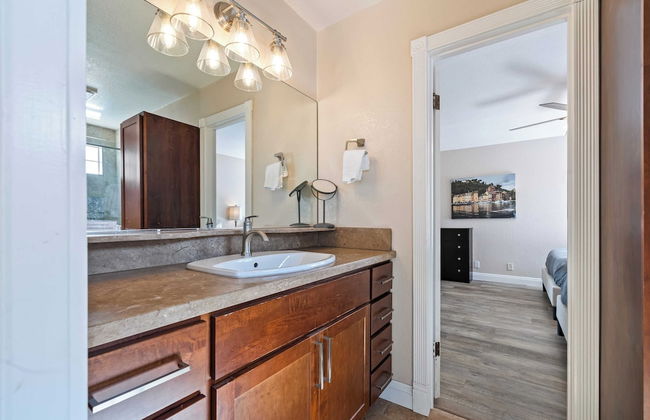 Chardonnay Charm by Avantstay Luxe Group Retreat w/ Pool Mins to Wineries - Foto 29