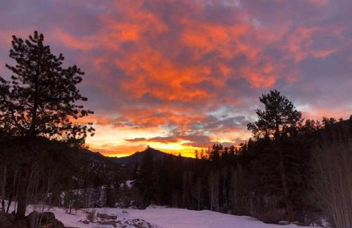 The Basecamp Cabin [RIGHT] at Bison Peak Lodge - Foto 8