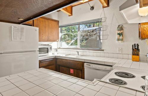 2BR Overlooks Shared Pool Near Gondola & Village - Foto 19