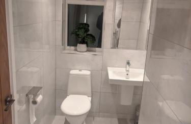 Dream101, Luxury 2 Bedroom apartment - free parking - Foto 16