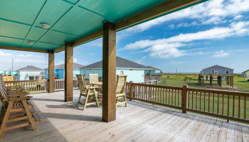 Stylish 4BR Crystal Beach Retreat Walk to Beach - Foto 4