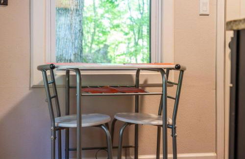 Mountain Bungalow-Walk to Downtown/Biker's Dream! - Foto 14