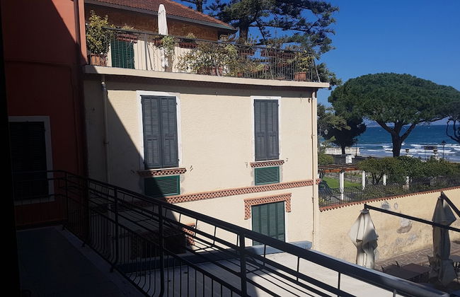 Beach House - Photo 19