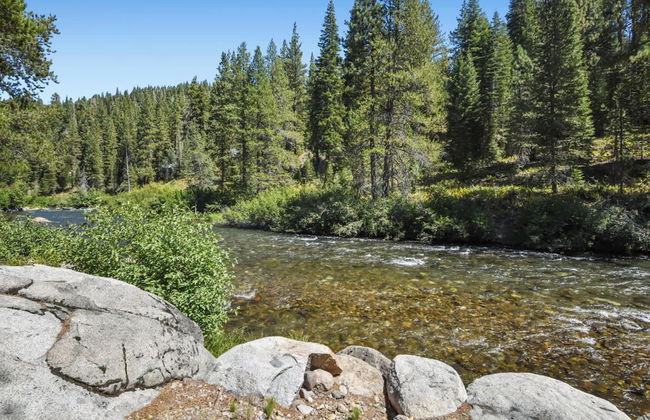 Joy on the River Stunning Waterfront Home for 10 - Foto 32