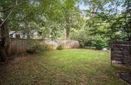 Single Story Fully Fenced Pet Friendly Bungalow in the Arts District - Foto 29