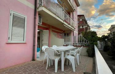 L' Antico Scoglio Appartamenti comfort Nocera Terinese Scalo - 4,7 e 11 Ospiti - Navetta Aeroporto-Stazione & Multi-Destinazioni - Piscina - Spiaggia a 300mt - Giardino e Zona pranzo all'aperto - WiFi & SmartTV - Aria Condizionata - Foto 35