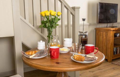 The Dovecote, Stoke Farthing Courtyard - Foto 2