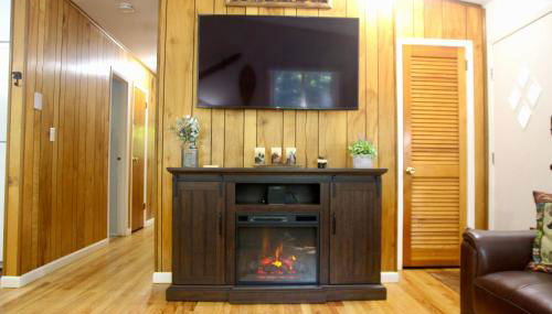 Escape to a 3-Bedroom Cabin in Lower Catskills - Foto 4