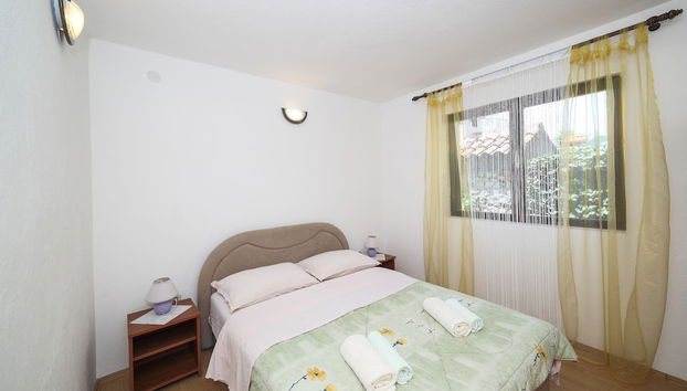 Cozy Beachfront Holiday Home Slatine - Foto 4, Habitación