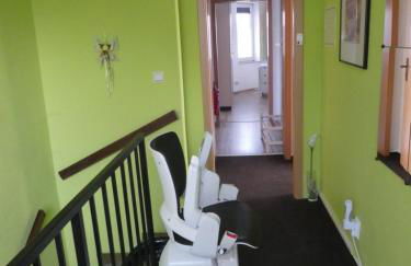 Gäste-und Ferienwohnung Magdeburg Alt-Olvenstedt, zwei Schlafzimmer, Treppenlift, ruhige Lage, Nähe Klinikum und Abfahrten A 2 und A 14 - Foto 3