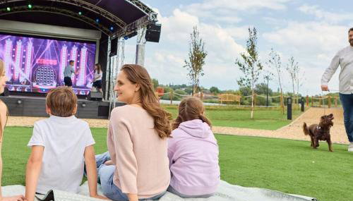 Elegant 2 Bed 1 and Half Bath Caravan in Holiday Resort Village - Foto 4, Garden view