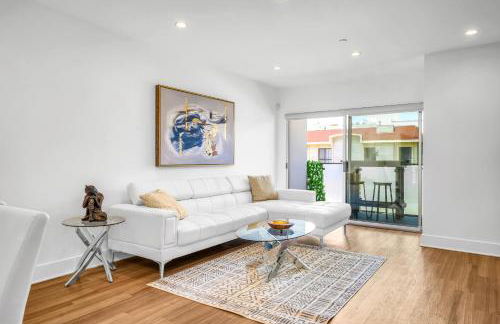 Amazing, Spacious Unit, Heart LA - Photo 30