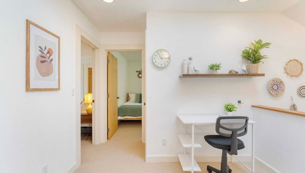 Walk to Beach Relax in Hot Tub Dine on the Deck LoLis Place by AvantStay - Foto 2, Habitación