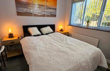 Lister Park Bradford 2bed Detached Cottage House Parking Cinema Screen Games Room - Foto 20