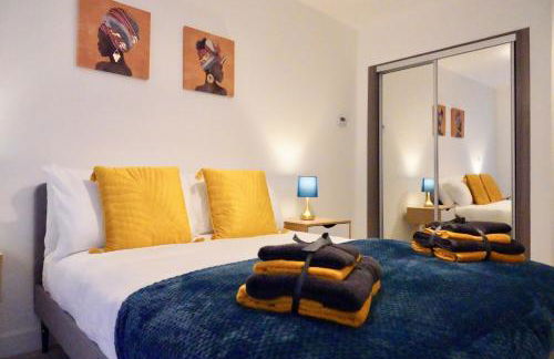 Luxury 2 Bed Apartment with Parking near London - Foto 1