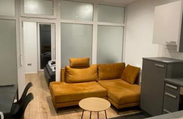 Modernes 2-room Apartment mit Terrasse - Foto 1