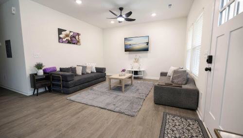 4 Min to Downtown - 10 Min to Elon - Washer and Dryer - Foto 1