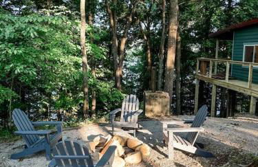 Lakeside Cabin - Serene Retreat with Lake Monroe Views and Wraparound Deck in Brown County - Foto 10