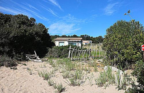 Lovely Beach House - Photo 26