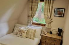 Bonnie Lodge-Lochside Location with Hot Tub - Photo 16