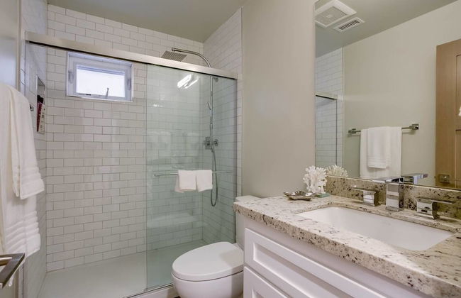 Brand NEW - Bay View Beach House - Houses for Rent in San Diego - Foto 28