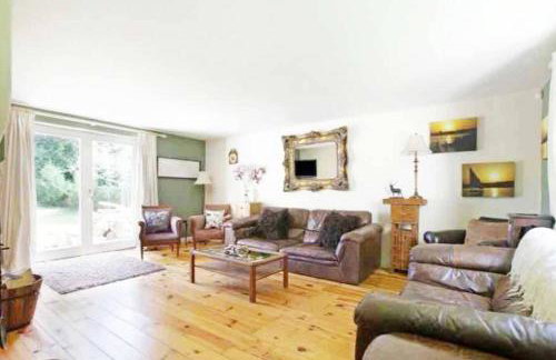 5-Bed Home - Sleeps 12 Pool Garden & Play Area - Foto 20