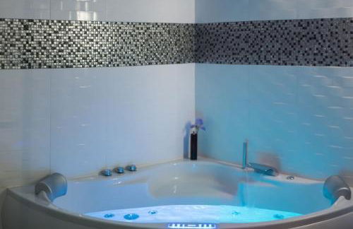 Le nid d' évol gite avec balnéo,terrasse et vue sur la montagne - Foto 20