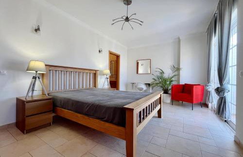 V4 moderno com Piscina - Burgau - Foto 7