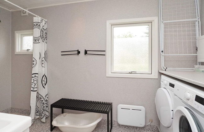 6 Person Holiday Home in Hojby - Photo 10