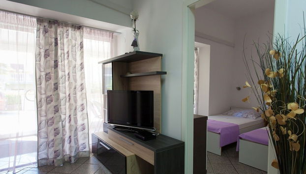 Attractive Apartment in Malinska near Sea - Photo 2, Chambre