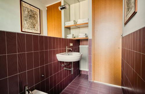 Just Urban Stays - Bilocale Retrò e di Design -10 min Duomo in tram - Foto 23